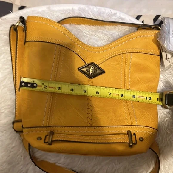 🆕B.O.C charging handbag, this bag is a must have. Priced to sell fast - Picture 7 of 9